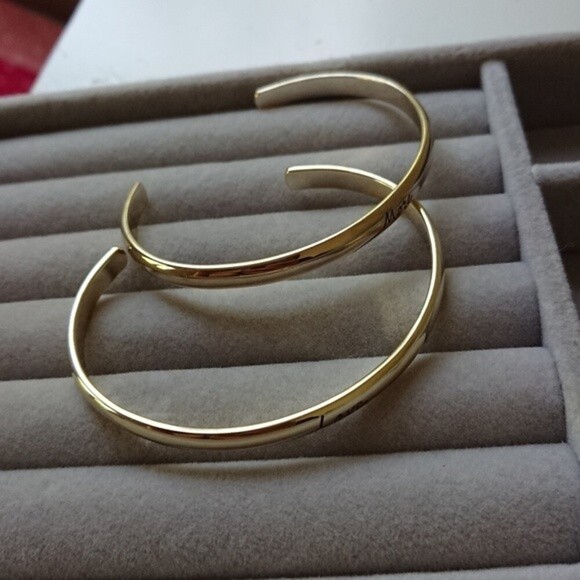 Victoria's secret-  Love. More. Set Two Engraved Stackable Cuff Bangle Gold tone - Picture 2 of 6